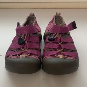 KEEN Newport Girl H2 Closed Toe Water Sandals Safety Purple & Orange size 13